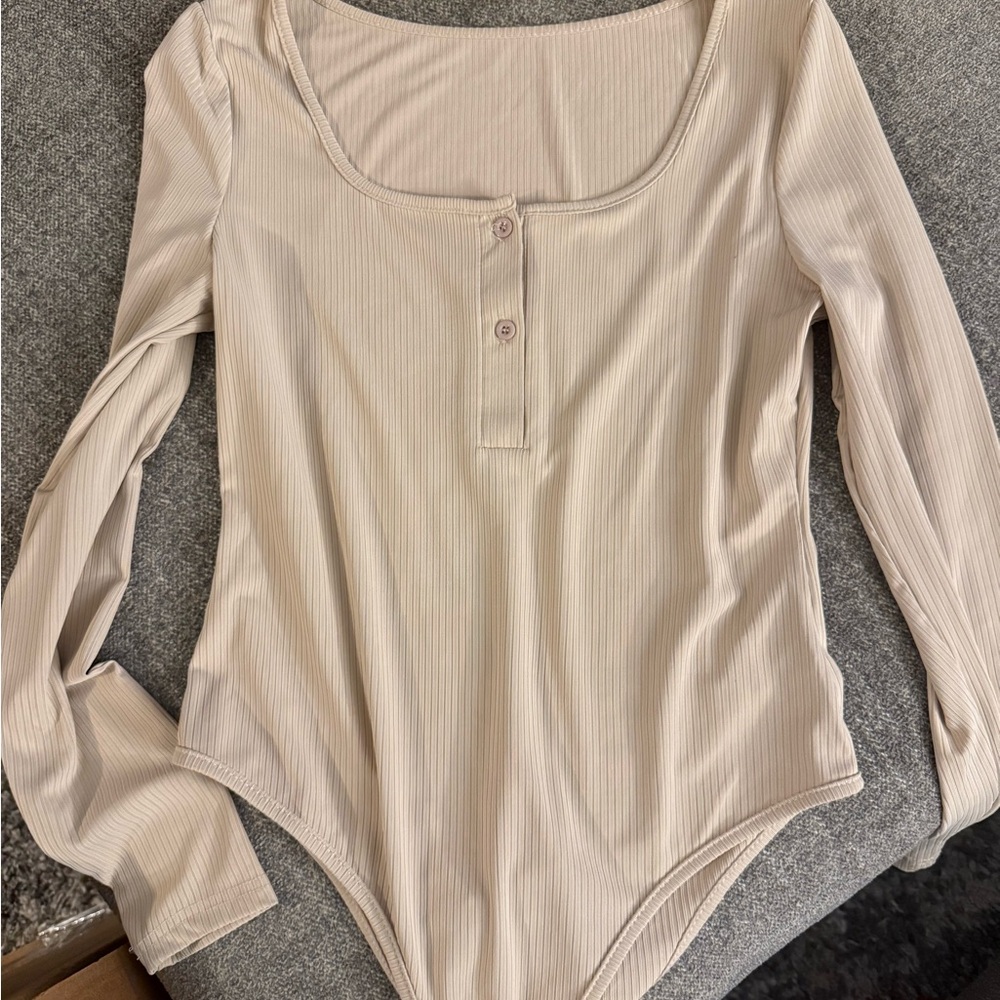 SHEIN Beige Ribbed Long Sleeve Bodysuit